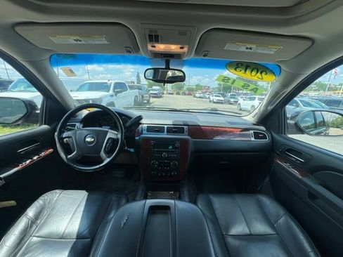 Used 2013 Chevrolet Suburban LT AWD/4WD image 16