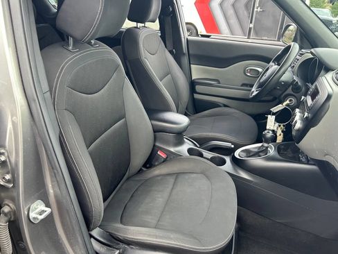 Used 2015 Kia Soul FWD image 21