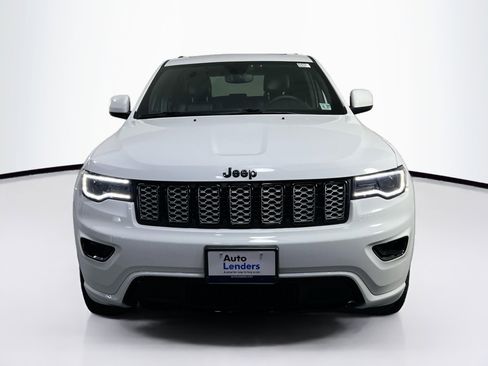 Used 2022 Jeep Grand Cherokee Laredo X image 2
