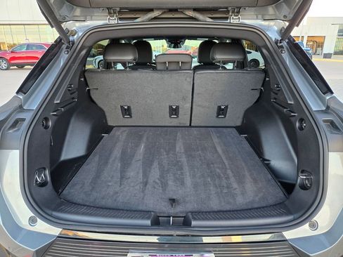 Used 2025 Chevrolet Equinox EV LT w/ Convenience Package image 30