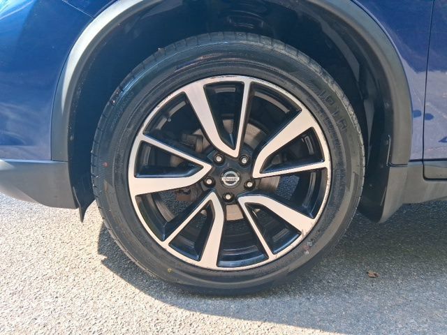 Used 2017 Nissan Rogue SL w/ SL Premium Package AWD/4WD image 10