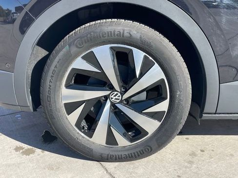 Used 2023 Volkswagen ID.4 Pro image 8