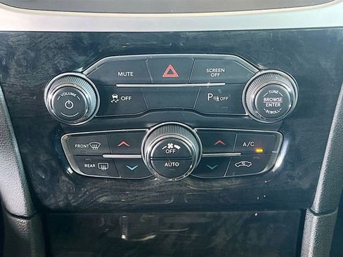 Used 2023 Chrysler 300 Touring L w/ Comfort Group image 23