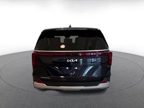 Used 2026 Kia Carnival FWD image 11