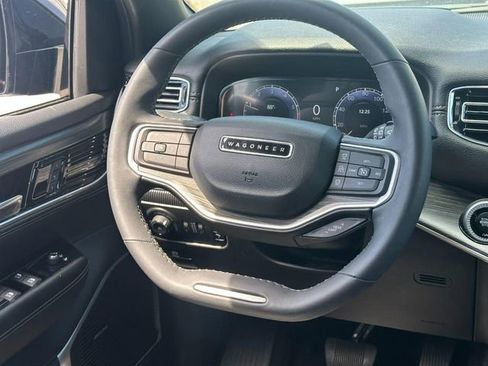 Used 2023 Jeep Wagoneer L Series III w/ Preferred Equipment Group image 14