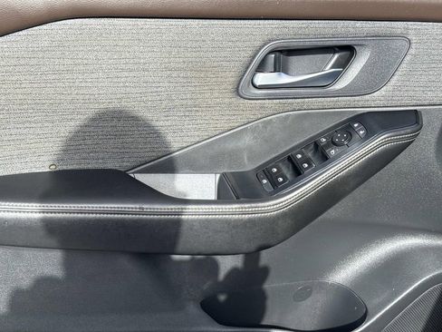 Certified 2022 Nissan Rogue SV image 18