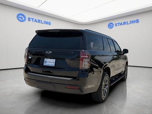 Certified 2024 Chevrolet Suburban Z71 w/ Luxury Package AWD/4WD image 8