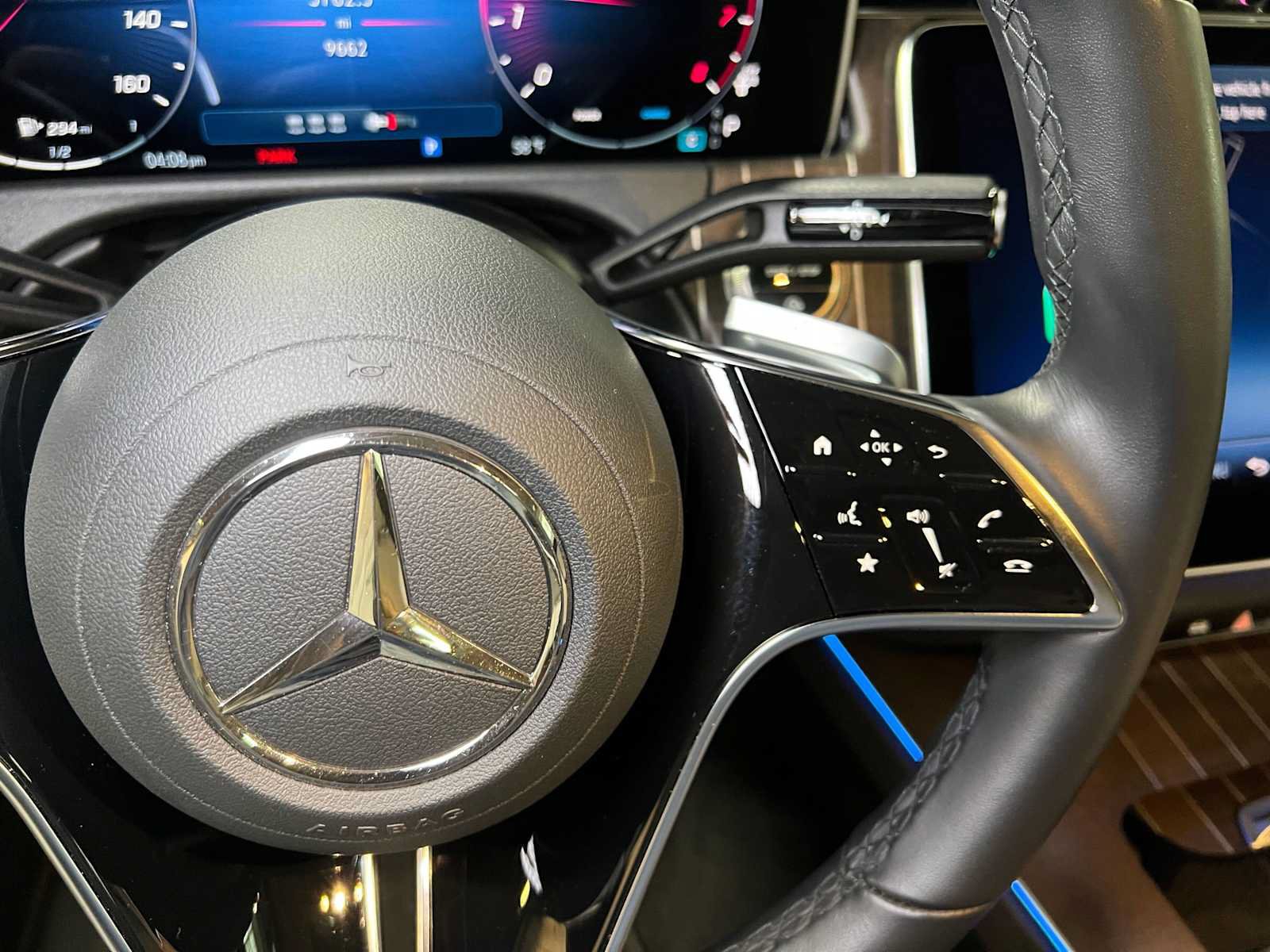 Used 2025 Mercedes-Benz E 350 Sedan image 29