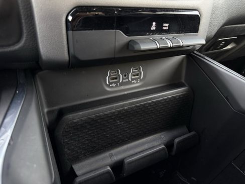 Used 2024 RAM 1500 Laramie image 19