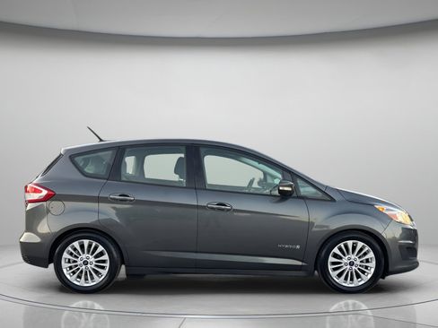 Used 2017 Ford C-MAX SE image 2