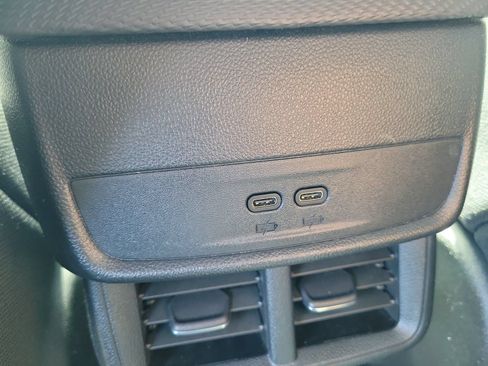 Used 2025 Chevrolet Equinox LT AWD/4WD image 11