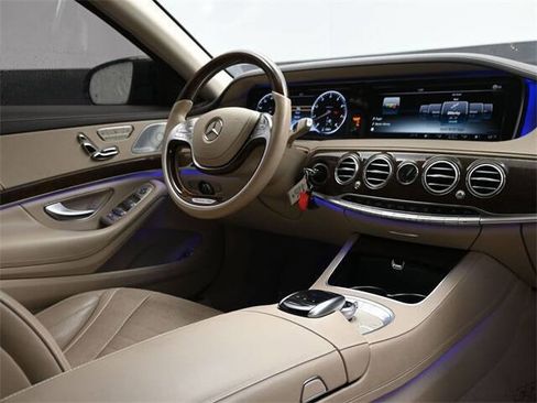 Used 2017 Mercedes-Benz S 550 4MATIC Sedan image 19