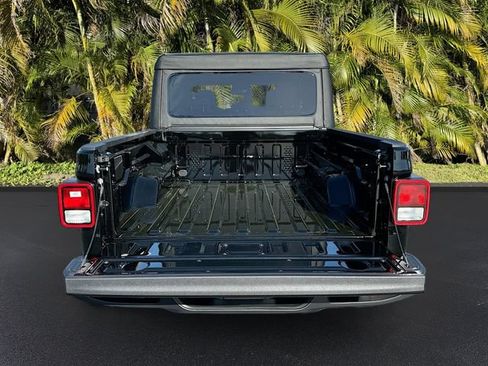 New 2026 Jeep Gladiator Sport AWD/4WD image 6