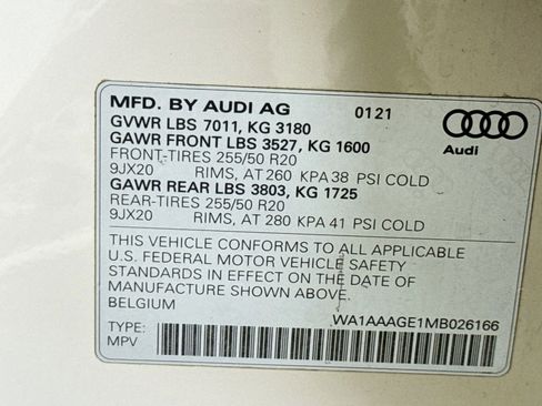 Used 2021 Audi e-tron Premium w/ Convenience Plus Package image 31