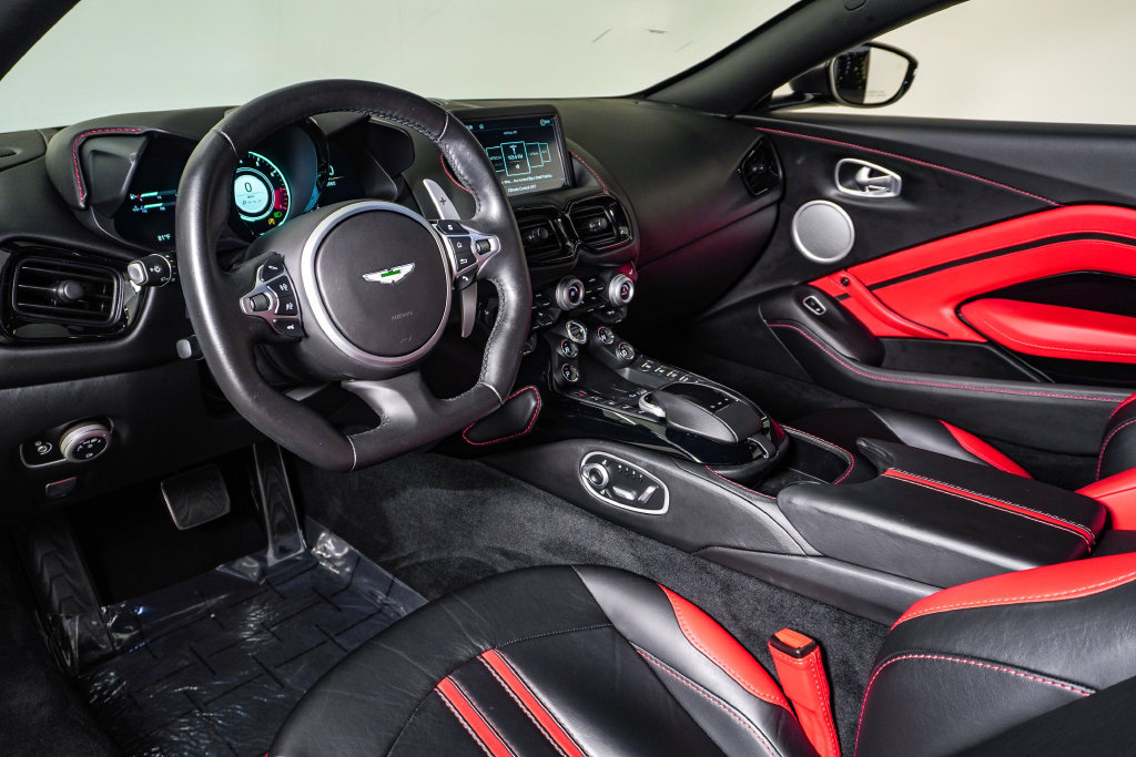 Used 2019 Aston Martin V8 Vantage Coupe RWD image 23