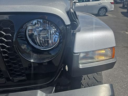 Used 2021 Jeep Gladiator Sport AWD/4WD image 32