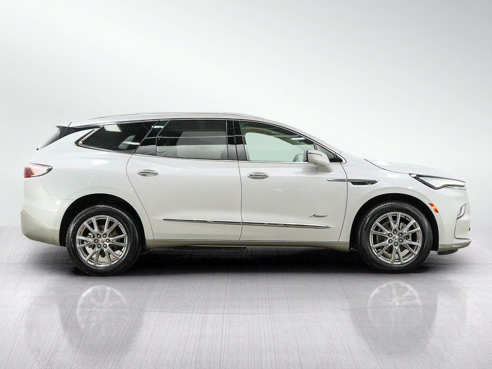 Used 2023 Buick Enclave Premium w/ Experience Buick Package AWD/4WD image 6
