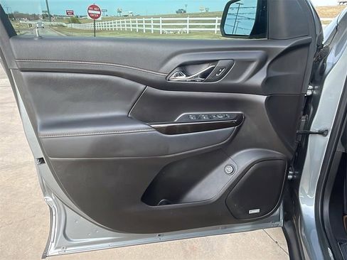 Used 2023 GMC Acadia AT4 image 18