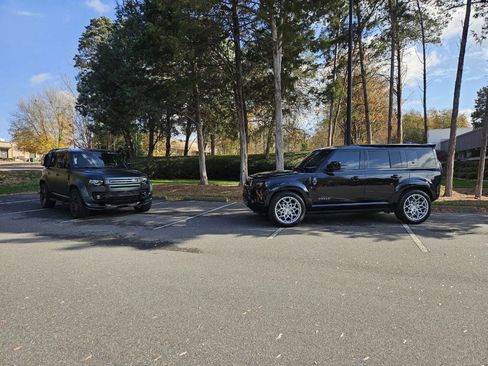 Used 2024 Land Rover Defender 110 V8 image 37