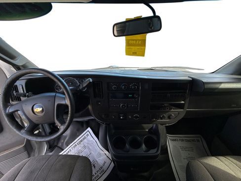 Used 2018 Chevrolet Express 3500 w/ Power Convenience Package RWD image 12