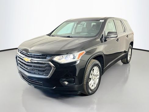 Used 2021 Chevrolet Traverse LS FWD image 4