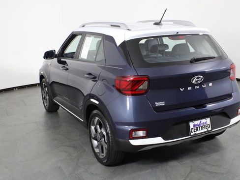 Certified 2024 Hyundai Venue Limited FWD image 16