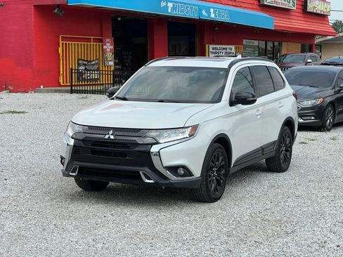 Used 2019 Mitsubishi Outlander SEL AWD/4WD image 3