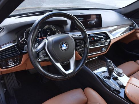 Used 2017 BMW 530i xDrive image 21
