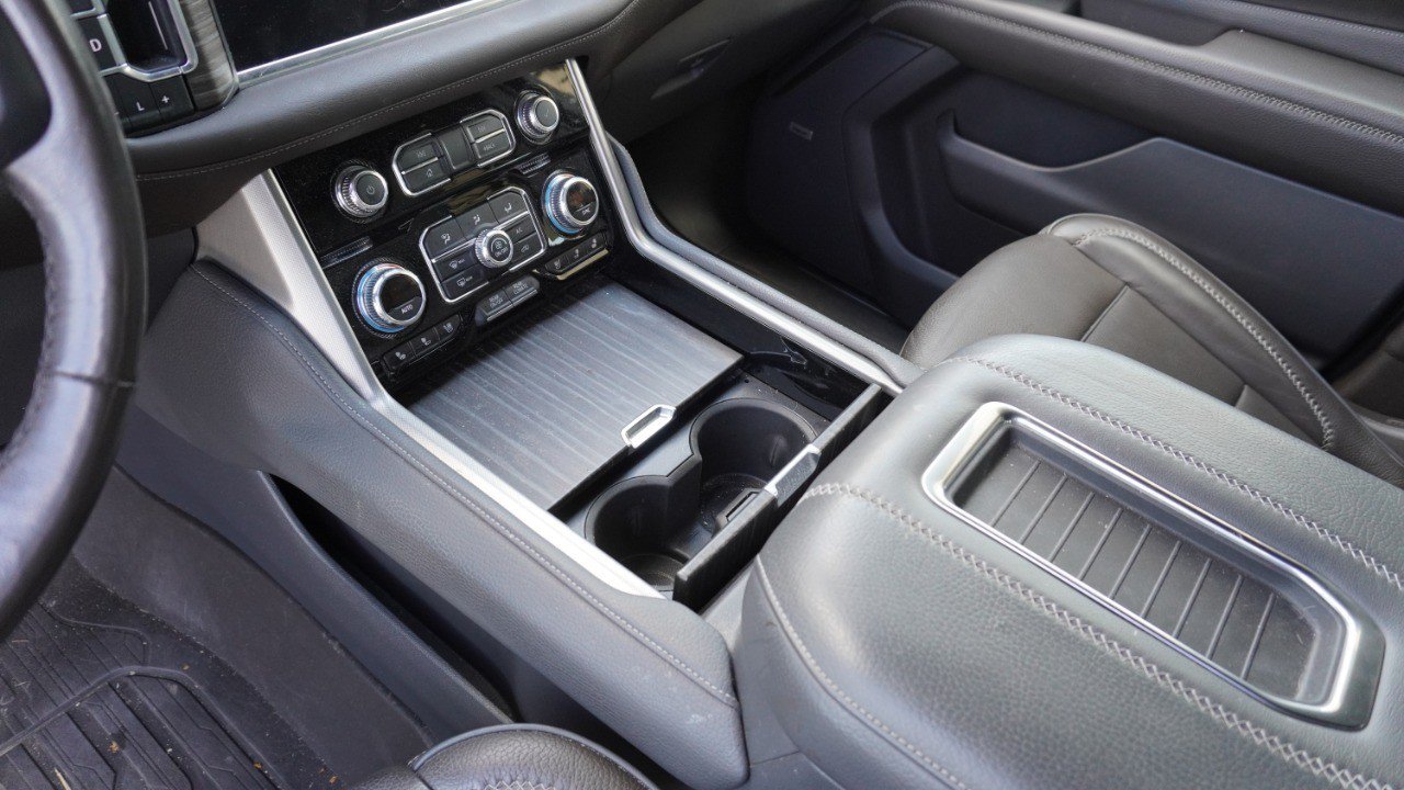 Used 2021 GMC Yukon XL Denali w/ Denali Premium Package RWD image 8