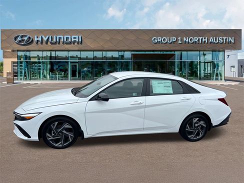 New 2025 Hyundai Elantra Sport image 4