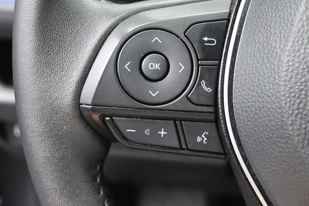 Used 2024 Toyota RAV4 XSE AWD/4WD image 17