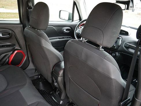 Used 2018 Jeep Renegade Trailhawk w/ Cold Weather Group II image 48