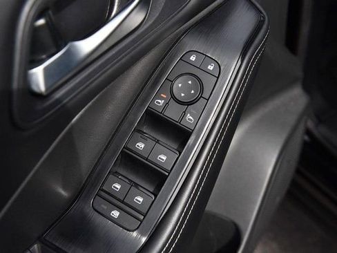 Certified 2025 Nissan Rogue SV image 9