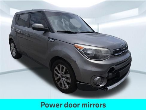 Used 2018 Kia Soul + FWD image 4