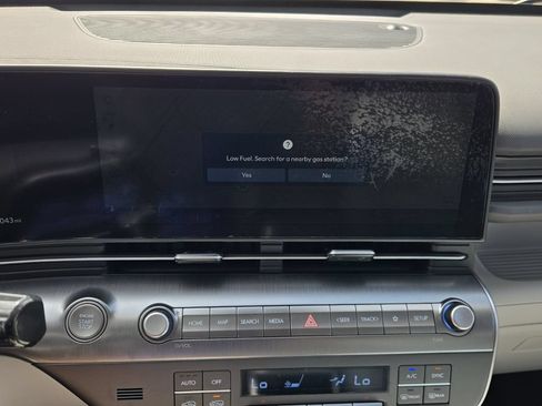 Used 2024 Hyundai Kona Limited FWD image 20