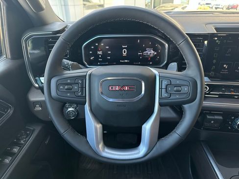 New 2026 GMC Sierra 1500 SLT image 18