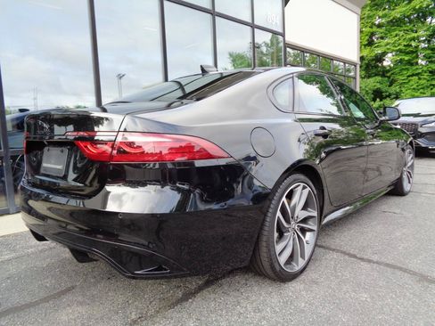 Used 2024 Jaguar XF R-Dynamic SE AWD/4WD image 5