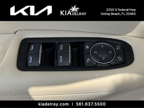 Used 2019 Cadillac XT5 Luxury FWD image 16