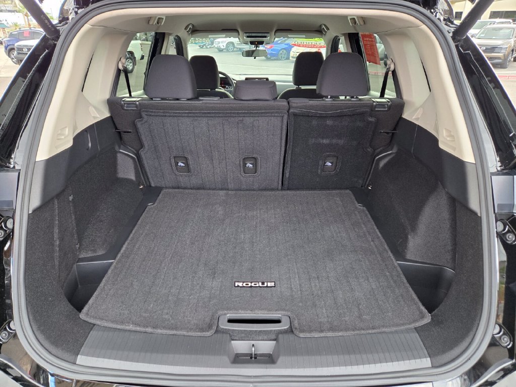 Certified 2026 Nissan Rogue SV FWD image 19