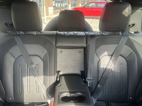 Used 2022 Land Rover Defender 90 X-Dynamic S image 35