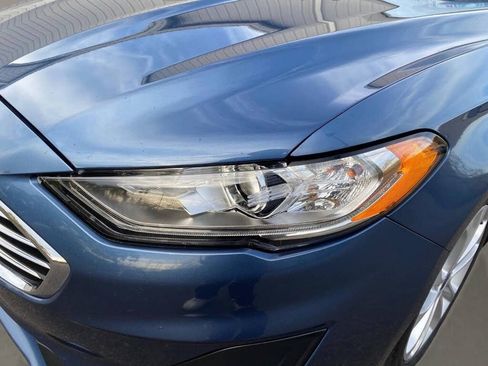 Used 2019 Ford Fusion SE image 11