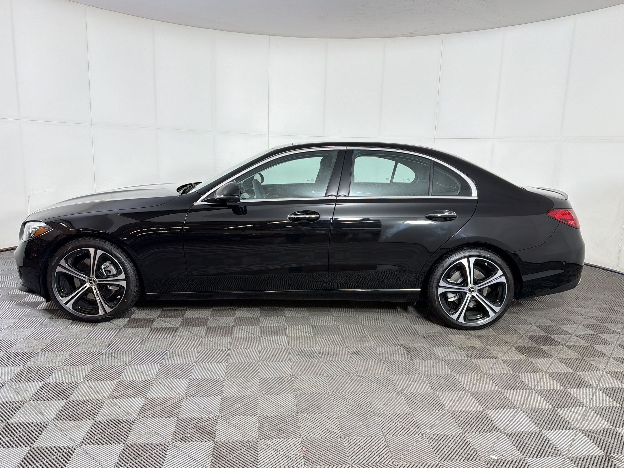 Used 2026 Mercedes-Benz C 300 4MATIC Sedan image 2