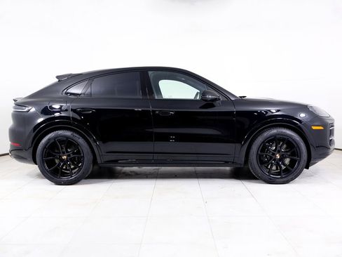 New 2026 Porsche Cayenne GTS image 32