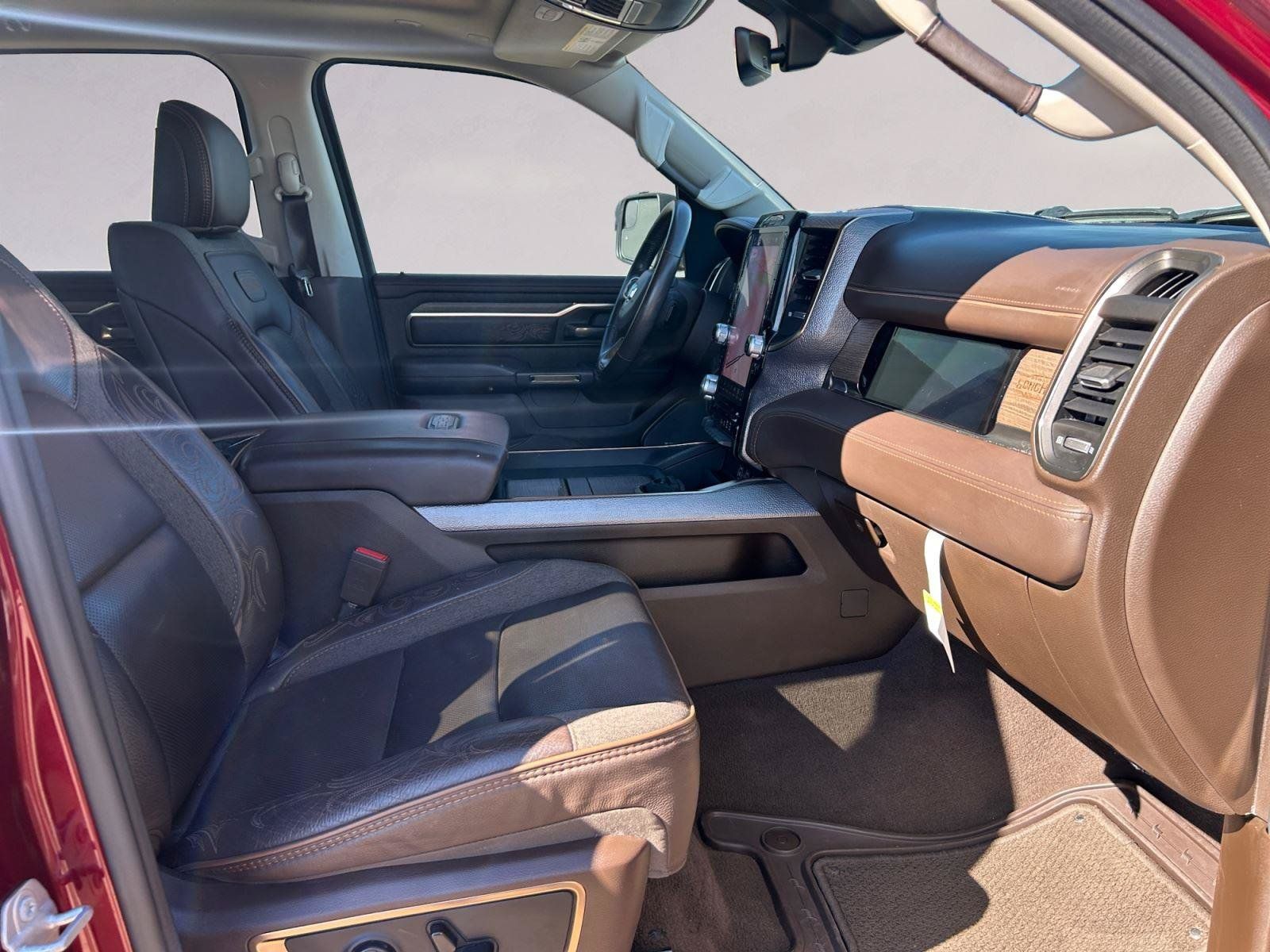 Used 2025 RAM 1500 Limited AWD/4WD image 15