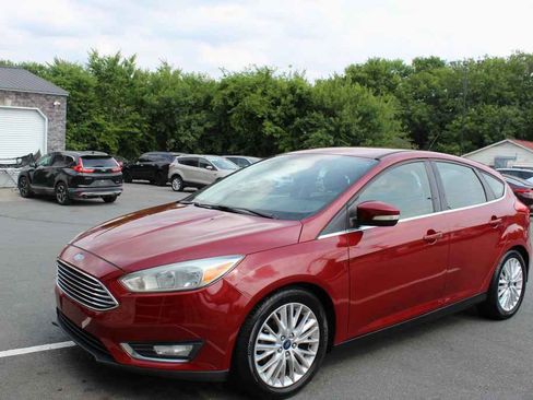 Used 2015 Ford Focus Titanium FWD image 1