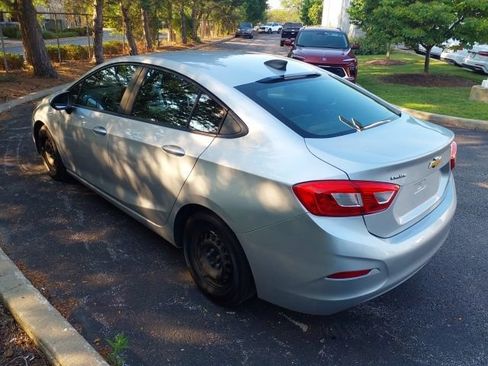 Used 2017 Chevrolet Cruze LS FWD image 7