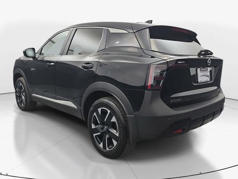 Used 2025 Nissan Kicks SV AWD/4WD image 6