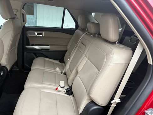 Used 2023 Ford Explorer Limited image 28