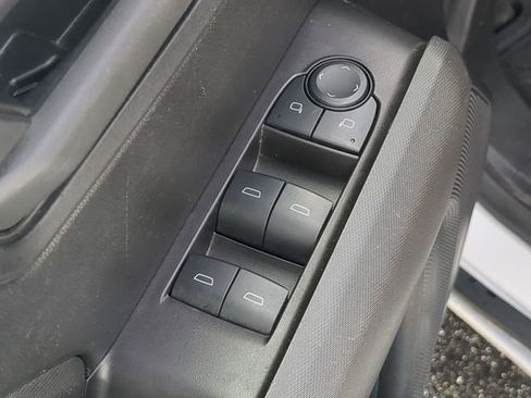 Used 2024 Chevrolet Colorado W/T image 17