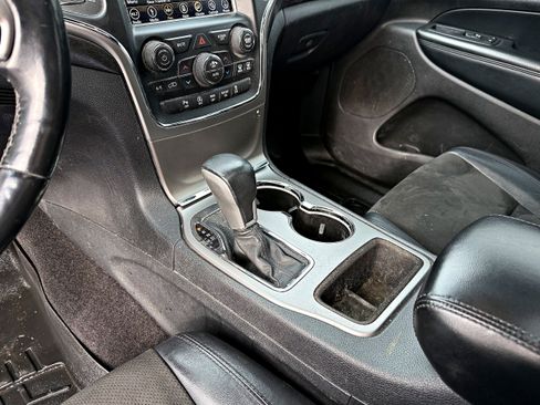 Used 2018 Jeep Grand Cherokee Altitude image 18